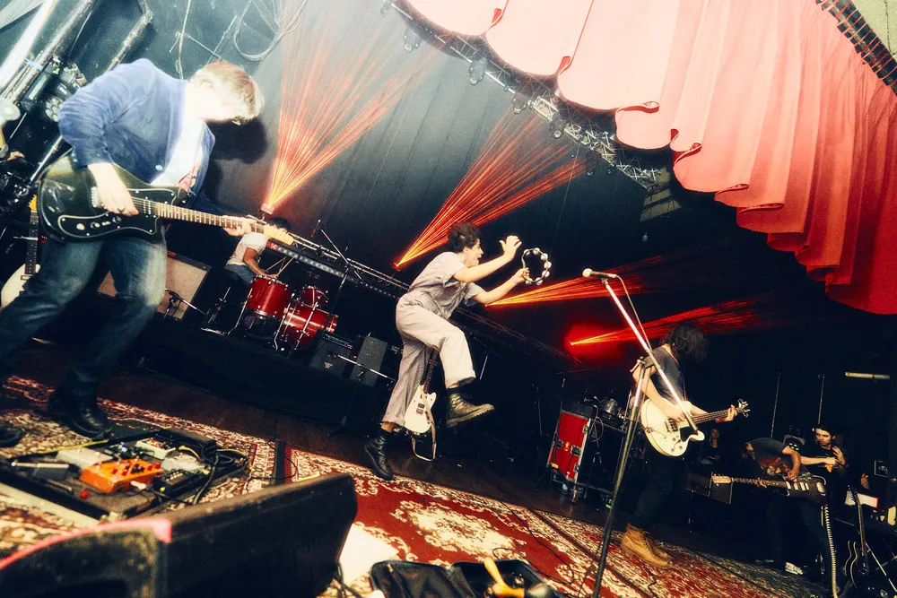 5. WINONA RIDERS EN VIVO